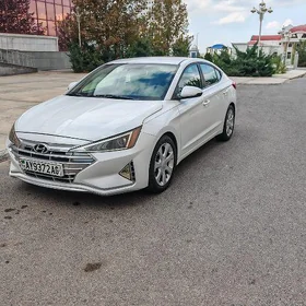 Hyundai Elantra 2020