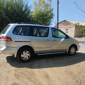 Toyota Sienna 2002