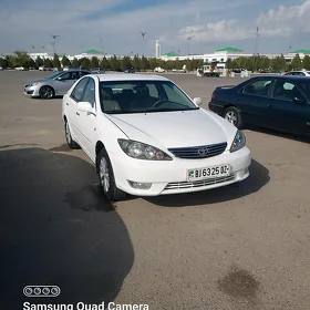 Toyota Camry 2004