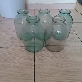 Банки 3 литра,0,5л,0.7-0.8л.