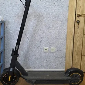 Samokat NINEBOT