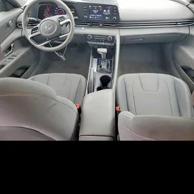 Hyundai Elantra 2023
