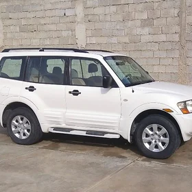 Mitsubishi Pajero 2002