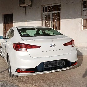 Hyundai Elantra 2019