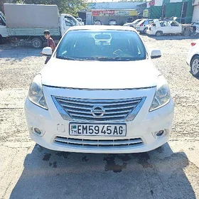 Nissan Versa 2011
