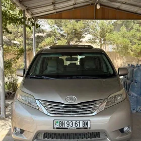 Toyota Sienna 2016