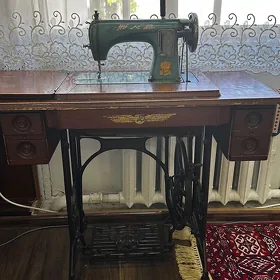 Швейная машинка