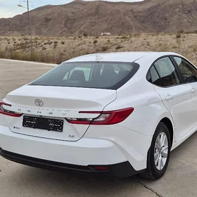 Toyota Camry Hybrid 2025