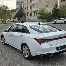 Hyundai Elantra 2022