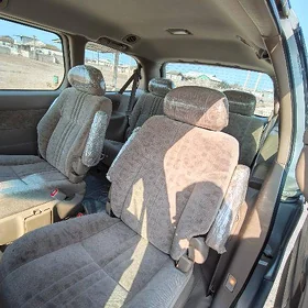 Toyota Sienna 2002