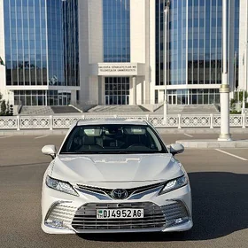Toyota Camry 2021