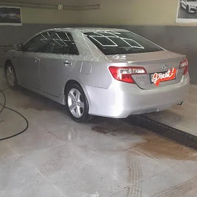 Toyota Camry 2013
