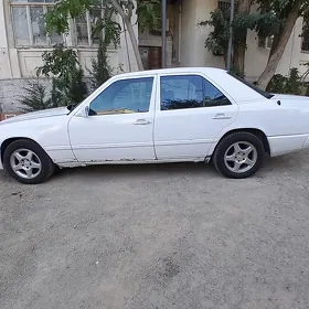 Mercedes-Benz 230E 1985