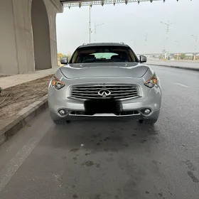 Infiniti FX35 2010