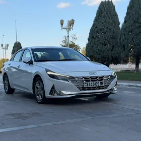 Hyundai Elantra 2022