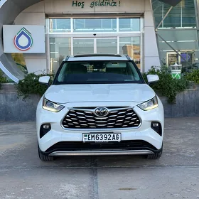 Toyota Highlander 2021