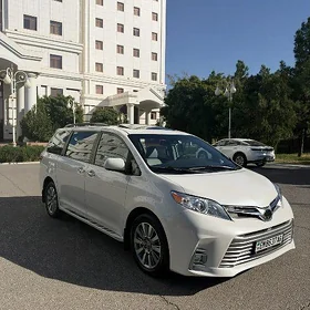 Toyota Sienna 2020