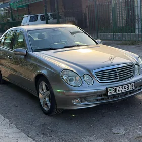 Mercedes-Benz E320 2003