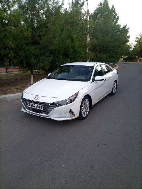 Hyundai Elantra 2021 - 1