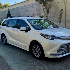 Toyota Sienna 2021