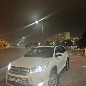 Toyota Highlander 2019