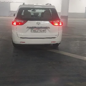 Toyota Sienna 2019