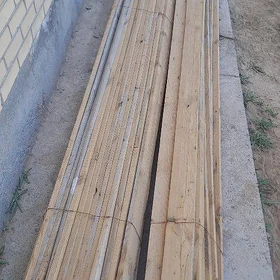 Apişge okno pol agaç