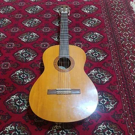Gitara Yamaha c40