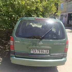 Opel Sintra 1999