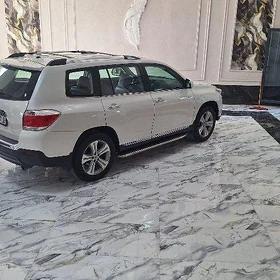 Toyota Highlander 2013