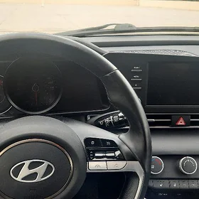 Hyundai Elantra 2022