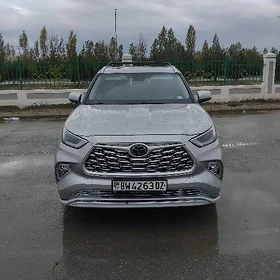 Toyota Highlander 2021