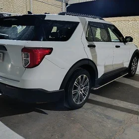 Ford Explorer 2022