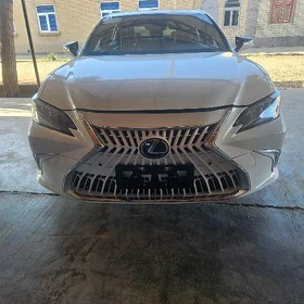 Lexus ES 300h 2023