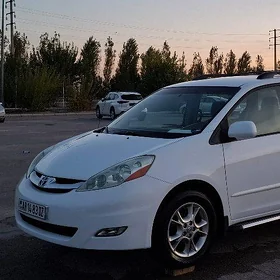 Toyota Sienna 2008