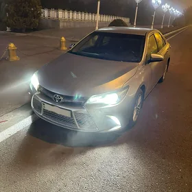 Toyota Camry 2017
