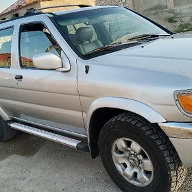 Nissan Pathfinder 1999