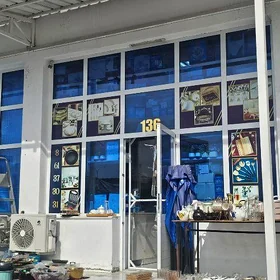 Dukan kenar bazar