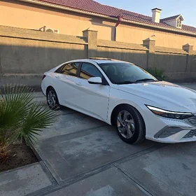 Hyundai Elantra 2025