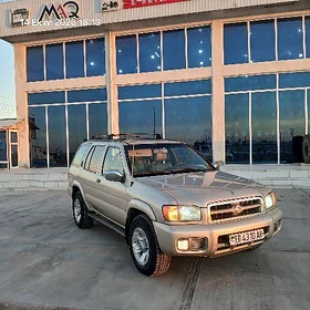 Nissan Pathfinder 2000