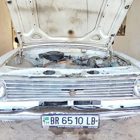 Gaz 24 1990