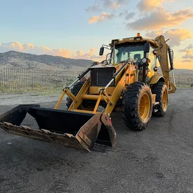 JCB 4CX ECO 2025