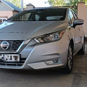Nissan Versa 2021