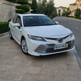 Toyota Camry Hybrid 2020