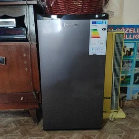 Täzeje mini holodilnik