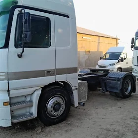 Mercedes-Benz ACTROS 3331 1999