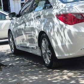 Hyundai Sonata 2010