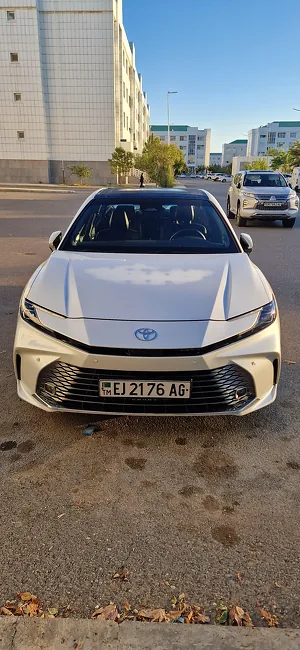 Toyota Camry Hybrid 2025 - 1