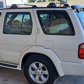 Infiniti QX4 2002