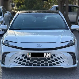 Toyota Camry 2025